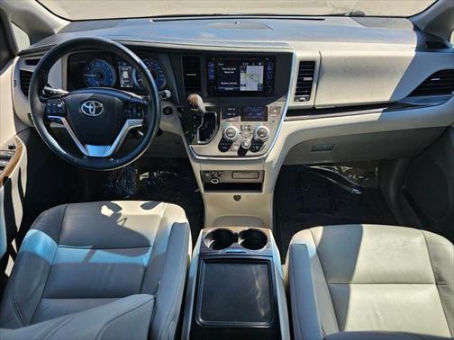 2016 Toyota Sienna XLE