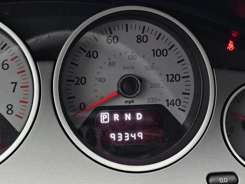 2012 Volkswagen Routan SE