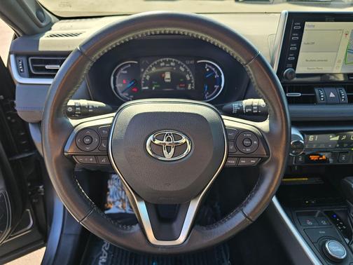 2021 Toyota RAV4 Hybrid SE