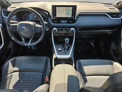 2021 Toyota RAV4 Hybrid SE