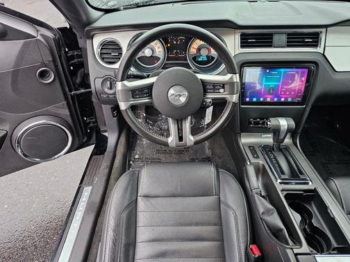 2012 Ford Mustang V6 Premium