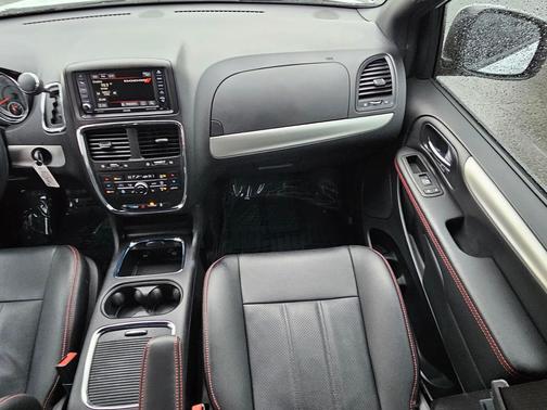 2016 Dodge Grand Caravan R/T