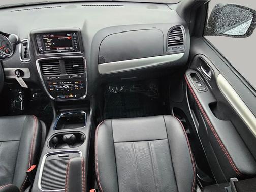 2016 Dodge Grand Caravan R/T