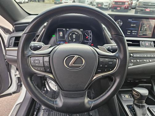 2019 Lexus ES 300h Base