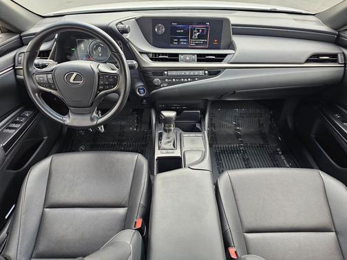 2019 Lexus ES 300h Base