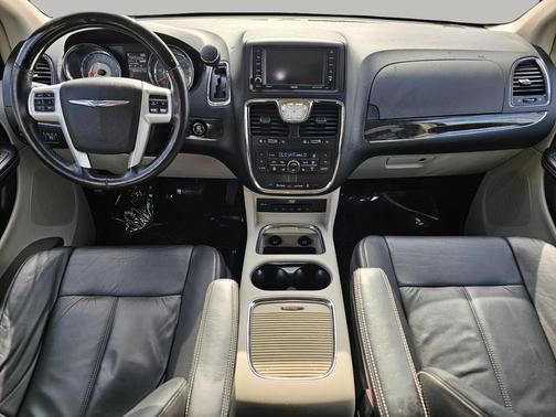 2015 Chrysler Town & Country Limited Platinum