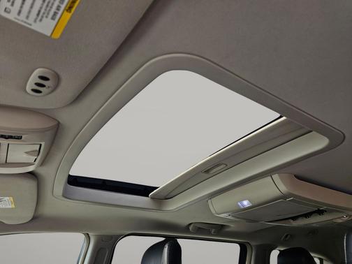 2015 Chrysler Town & Country Limited Platinum