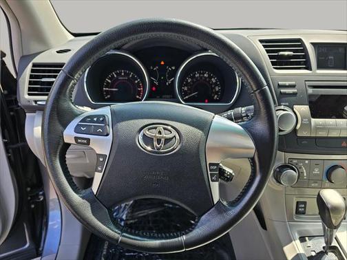 2012 Toyota Highlander SE