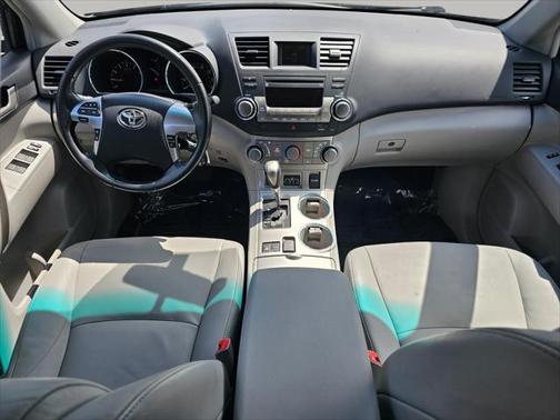 2012 Toyota Highlander SE