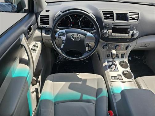2012 Toyota Highlander SE