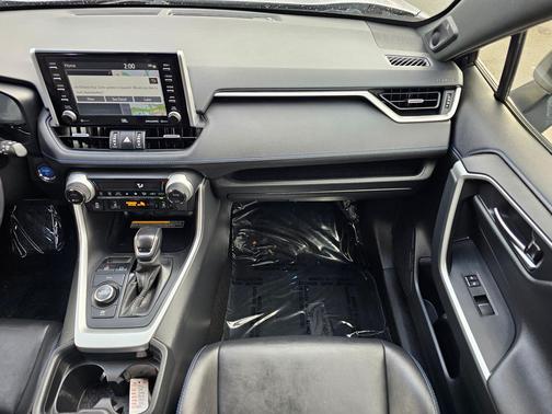 2019 Toyota RAV4 Hybrid SE