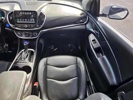 2018 Chevrolet Volt Premier