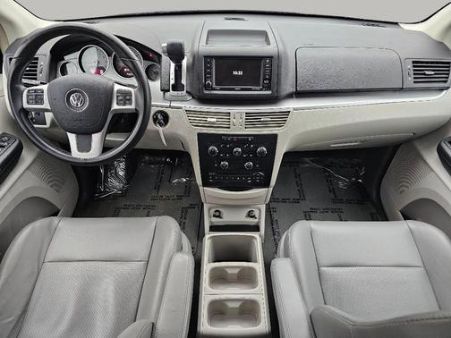 Blue 2012 Volkswagen Routan SE