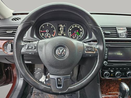 2013 Volkswagen Passat 2.0 TDI SEL Premium