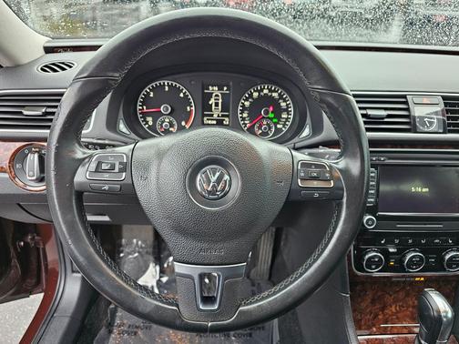 2013 Volkswagen Passat 2.0 TDI SEL Premium