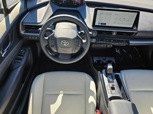 2025 Toyota Prius XLE