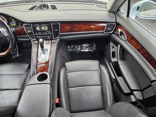 2014 Porsche Panamera 4