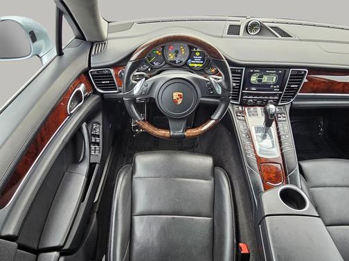 2014 Porsche Panamera 4