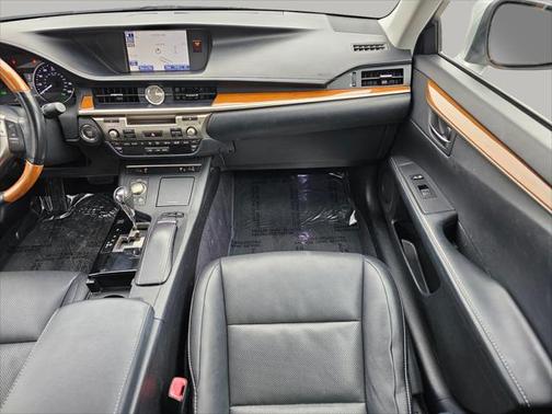 2014 Lexus ES 300h Base