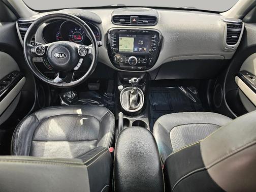 Clear White 2016 Kia Soul +