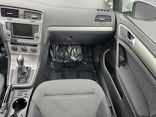 2017 Volkswagen Golf TSI S 4-Door