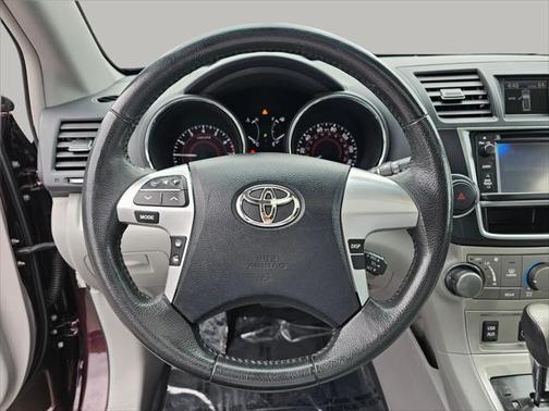 2013 Toyota Highlander SE