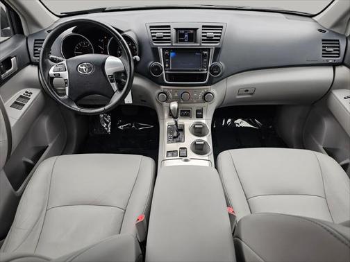 2013 Toyota Highlander SE