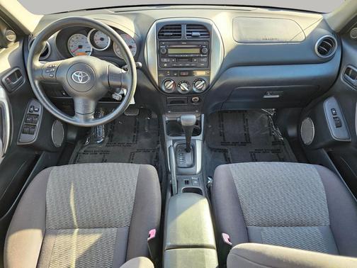 2004 Toyota RAV4 Base