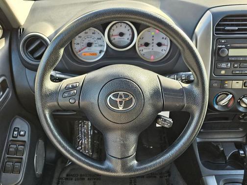 2004 Toyota RAV4 Base