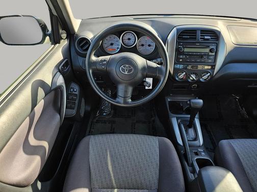 2004 Toyota RAV4 Base