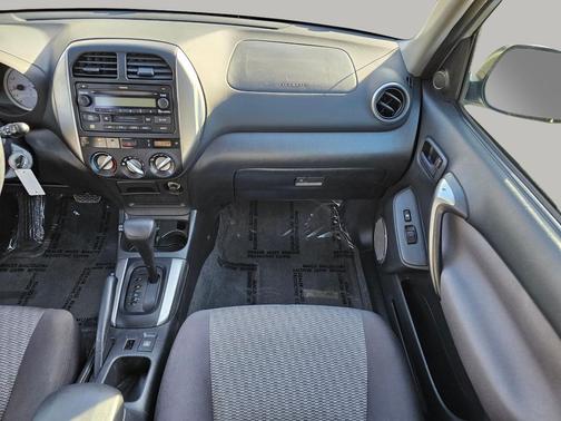 2004 Toyota RAV4 Base