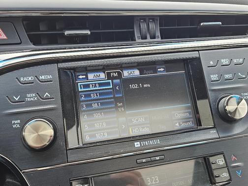 Blizzard Pearl 2013 Toyota Avalon Hybrid Limited