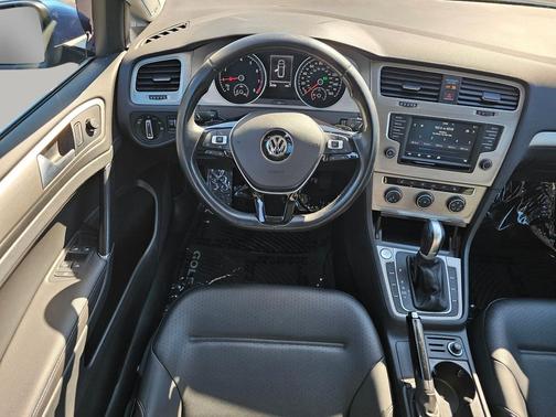 2017 Volkswagen Golf SportWagen TSI SE