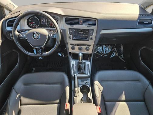 2017 Volkswagen Golf SportWagen TSI SE