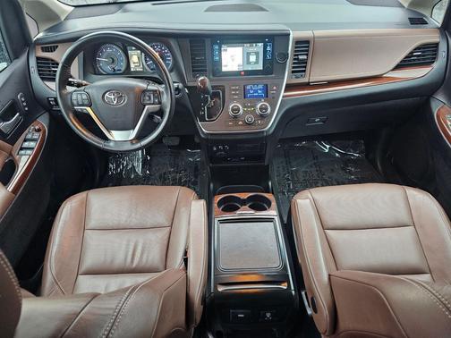 2017 Toyota Sienna Limited Premium