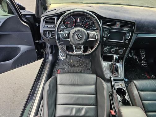 2015 Volkswagen Golf GTI 2.0T SE 2-Door