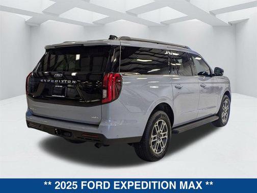 2025 Ford Expedition Max Active 4x2