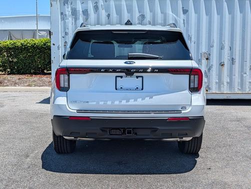 Star White Metallic Tri-Coat 2026 Ford Explorer Active