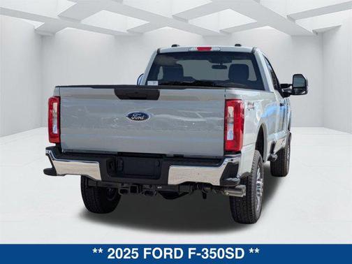 2025 Ford F-350 XLT