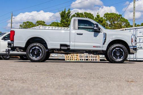 2025 Ford F-350 XLT