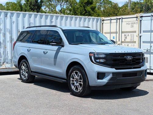 GLACIER GRAY MET TRI-COAT 2026 Ford Expedition Active