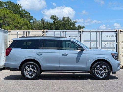 GLACIER GRAY MET TRI-COAT 2026 Ford Expedition Active
