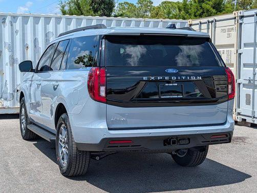 GLACIER GRAY MET TRI-COAT 2026 Ford Expedition Active
