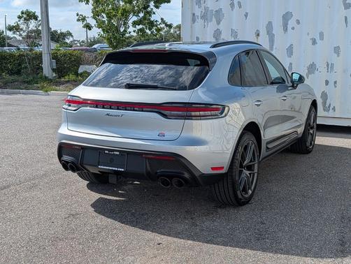 Dolomite Silver Metallic 2025 Porsche Macan T