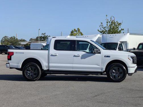2025 Ford F-150 Lightning Flash