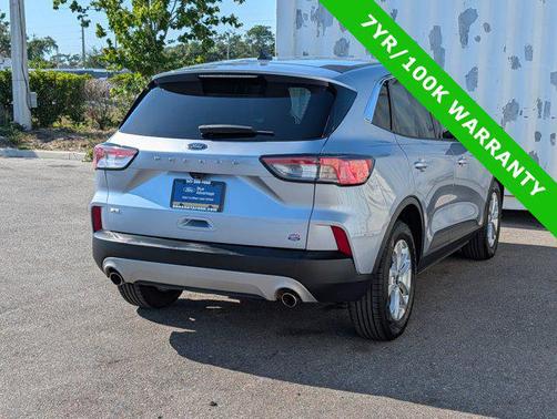 ICED BLUE SILVER METALLIC 2022 Ford Escape SE
