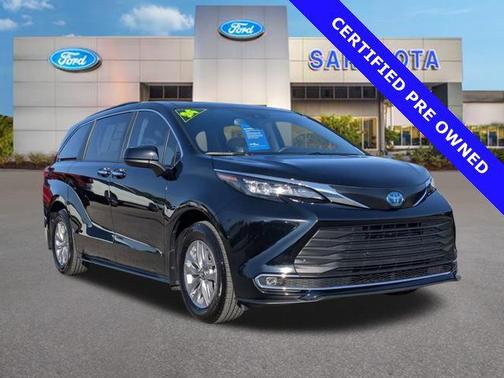 2024 Toyota Sienna XLE 8 Passenger