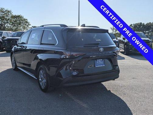 2024 Toyota Sienna XLE 8 Passenger