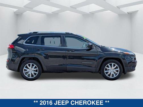 Brilliant Black Crystal Pearlcoat 2016 Jeep Cherokee Limited