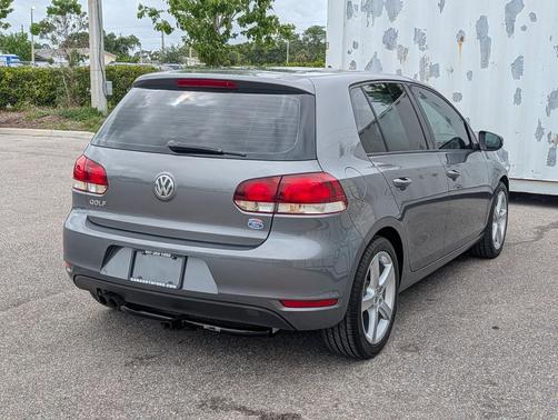 United Gray Metallic 2013 Volkswagen Golf 2.5L